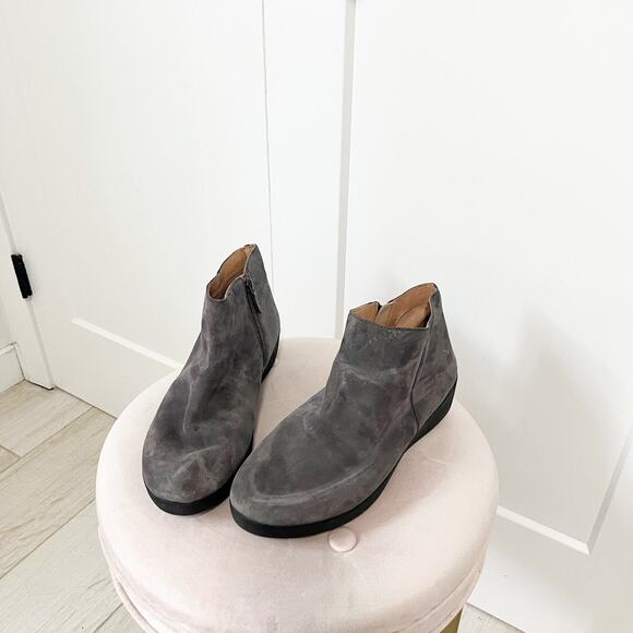 Fitflop Gray Suede Zip Up Ankle Booties Size 11 - Picture 1 of 7